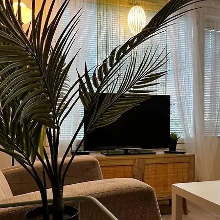 Cozy Corner, A Stylish Two-story - Free Parking & Wifi דירה קמי