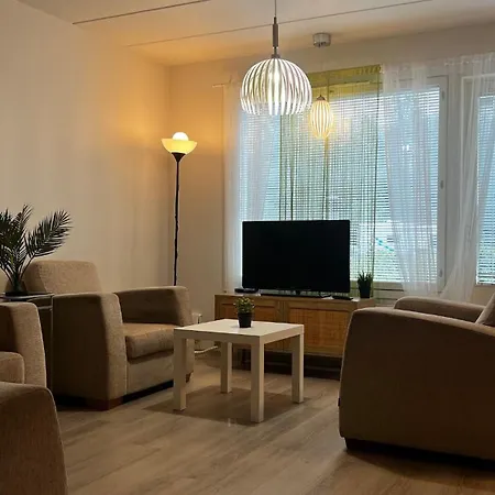 Cozy Corner, A Stylish Two-story - Free Parking & Wifi * קמי