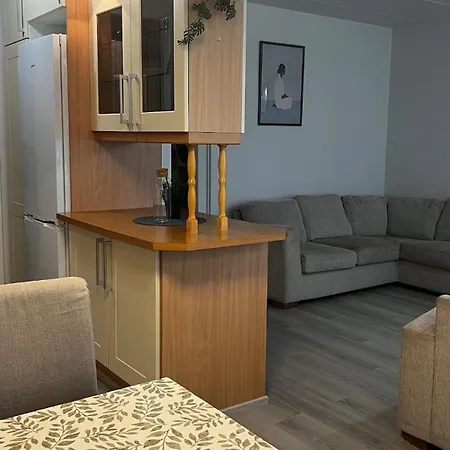 Cozy Corner, A Stylish Two-story - Free Parking & Wifi * קמי