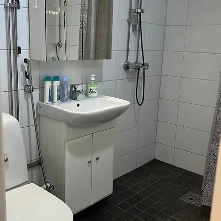 Cozy Corner, A Stylish Two-story - Free Parking & Wifi דירה *